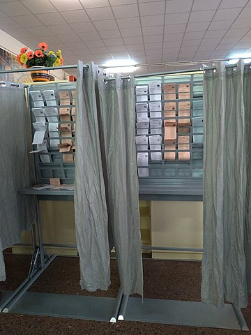 Madrid polling booth (Wikimedia Commons)