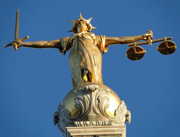 The justice statue atop the Old Bailey (Wikimedia Commons)