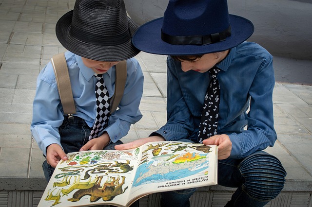 boys reading
