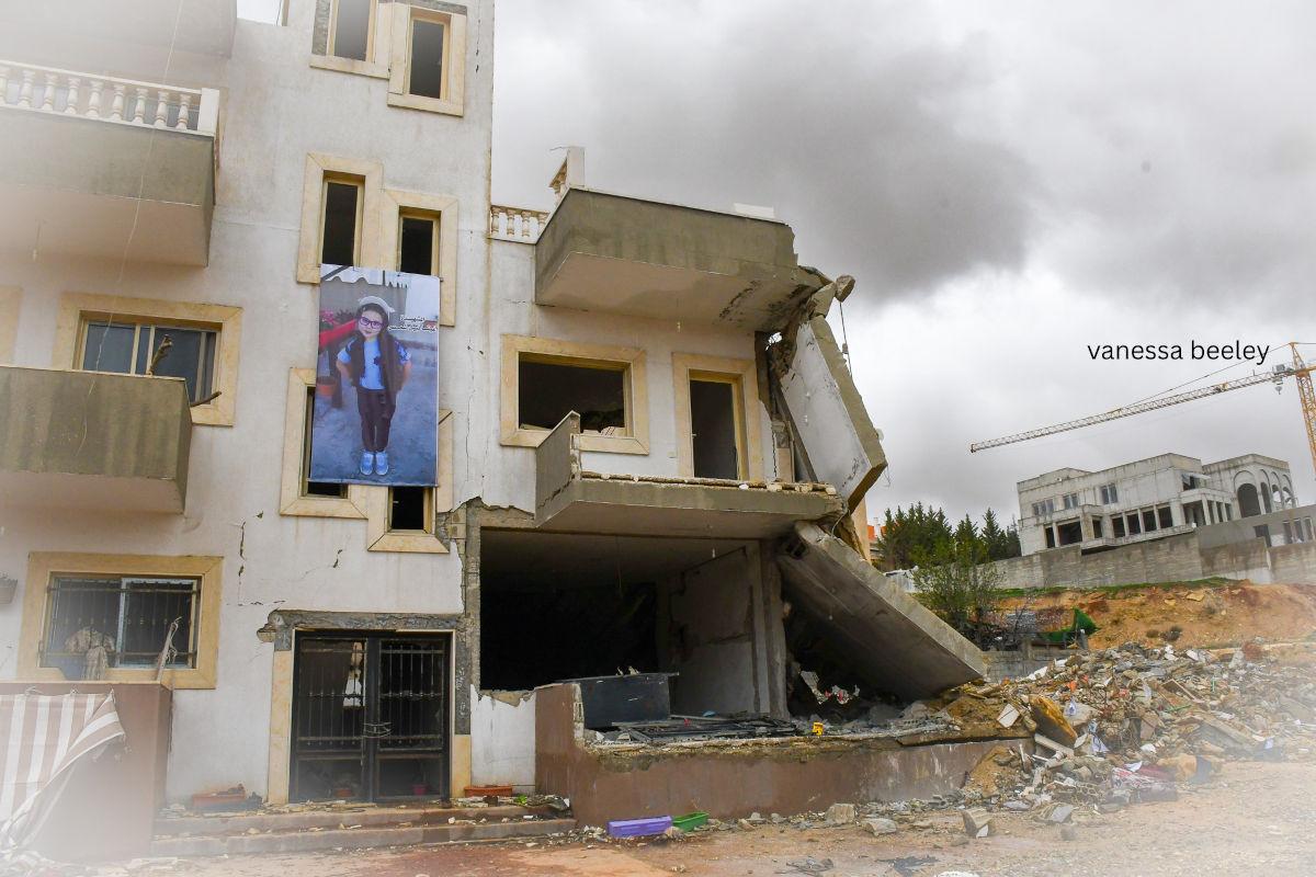 The image of the child victim of the Zionist airstrike in Baalbek